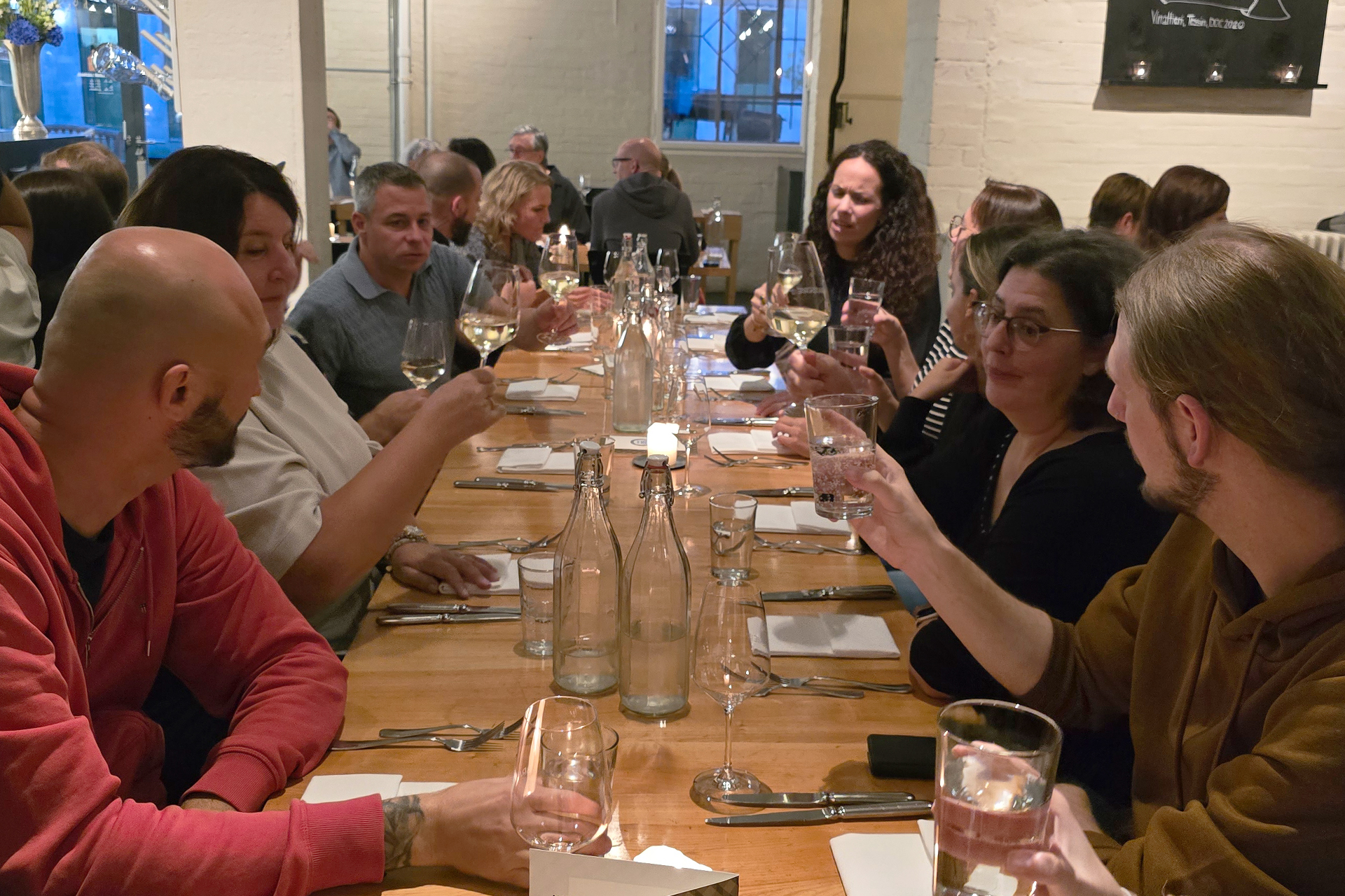 Team Oetterli AG beim Abendessen im Restaurant Lagerhaus in St. Gallen